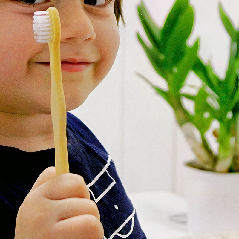 Escova de dente de Bambu Infantil Branca 02